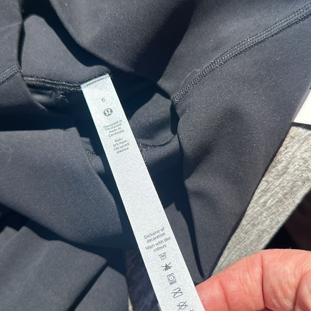 Lululemon Align Crop 23" women’s size 6 NWT Black 🖤 leggings - Picture 6 of 6